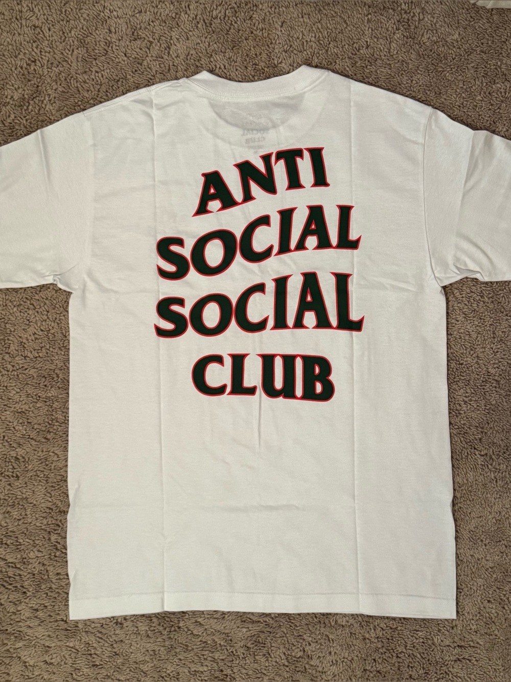 Anti Social Social Club, Med